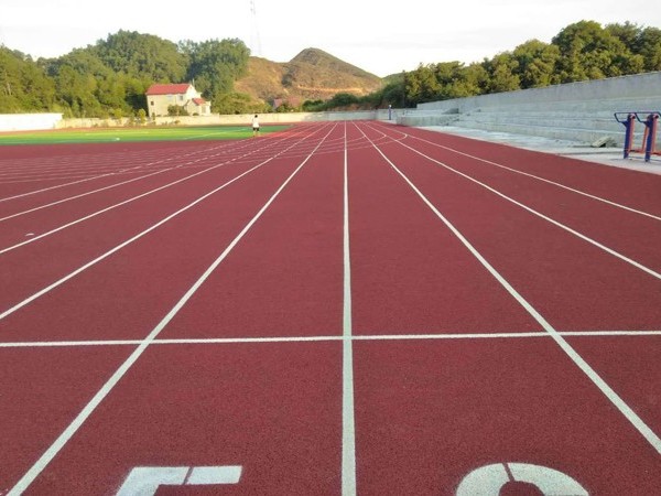 新國(guó)標(biāo)復(fù)合型塑膠跑道