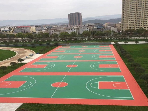 新國(guó)標(biāo)硅PU球場(chǎng)材料