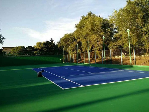 塑膠球場材料