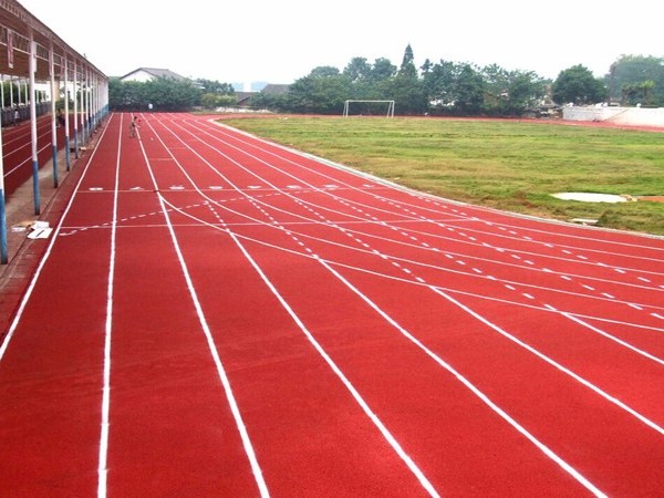 甘肅做學?；旌闲退苣z跑道