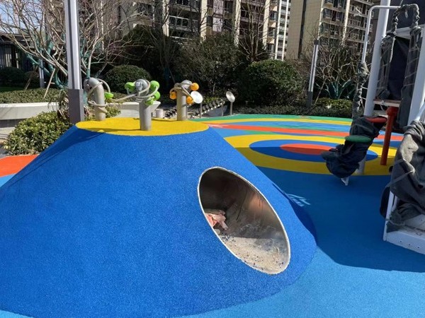 甘肅小區(qū)幼兒園EPDM塑膠跑道