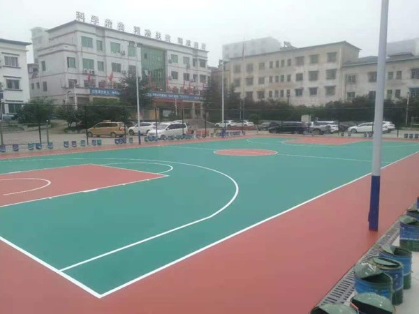 新國(guó)標(biāo)硅PU球場(chǎng)
