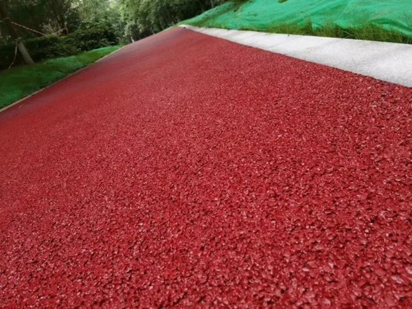 新國(guó)標(biāo)塑膠跑道