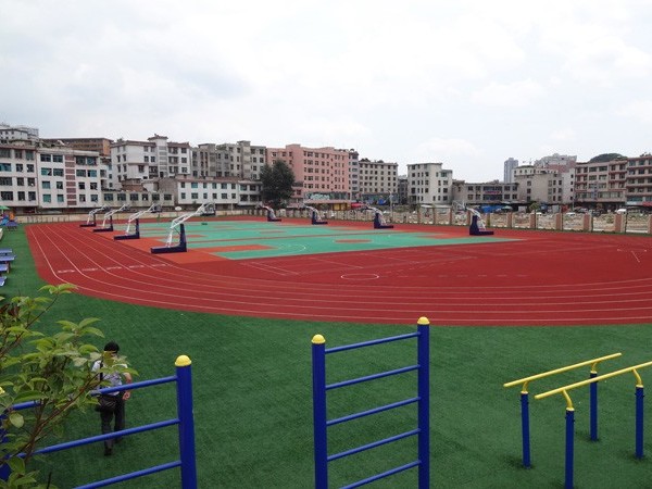 新國標(biāo)混合型塑膠跑道