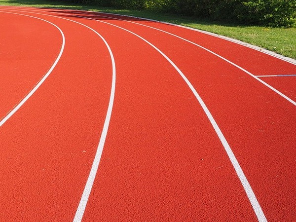 新國標(biāo)透氣型塑膠跑道材料