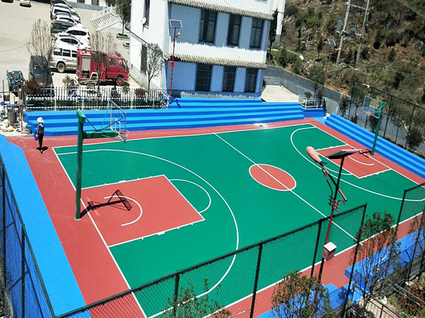 室外塑膠籃球場